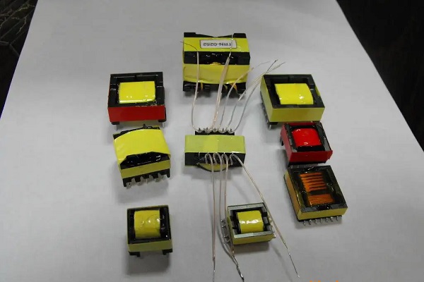 無勵(lì)磁調(diào)壓變壓器提高電壓合格率